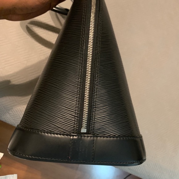 Louis Vuitton Alma GM - Picture 4 of 17